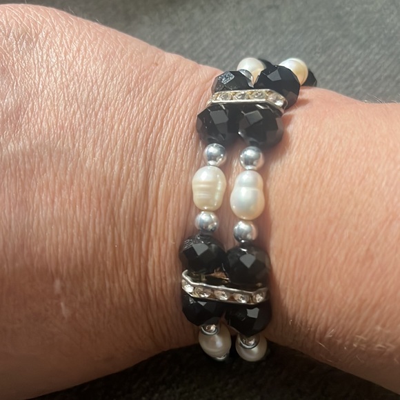 Necklace, Bracelet & Earrings Set with Beads & Faux Pearls. - Picture 2 of 4